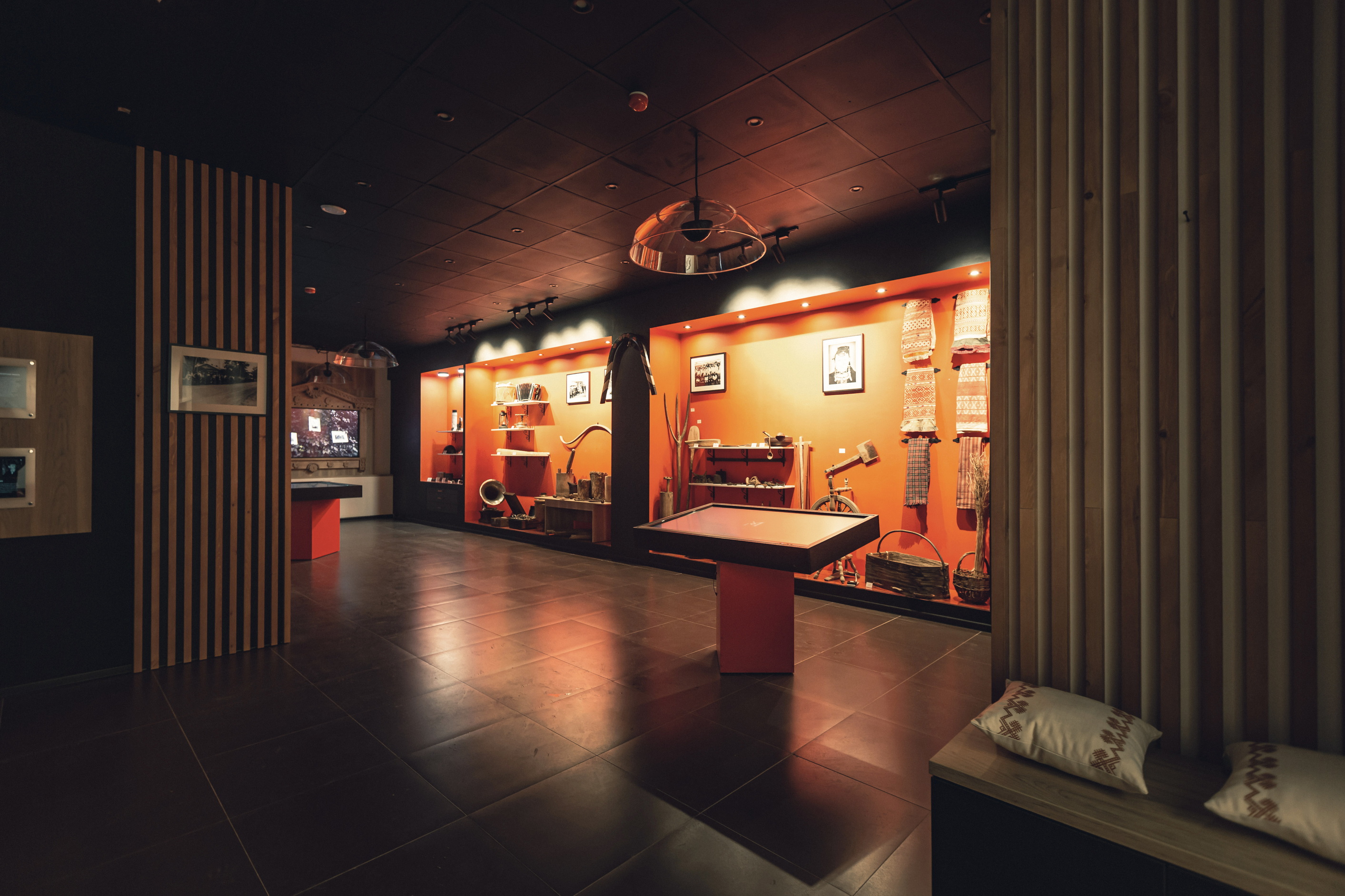 Touchscreen interface with timeline and cultural content